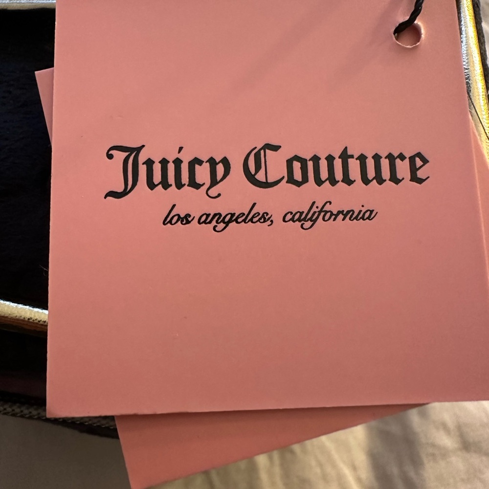 Juicy Couture Makeup Bag Vanity Case Black and Gold Soft, Pink Interior NWT - Picture 3 of 9